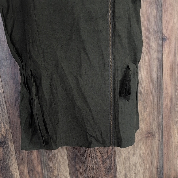 NWT My Michelle Army Green Sleeveless Tie Front Vest Top XL - Picture 2 of 7